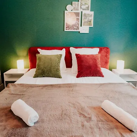 Special Couple - Lit Queen Size - Netflix - Climatisation - Terasse Plein Sud - 2 Min Centre-Ville - 6 Min Mer - Parking Prive - Offre Speciale *